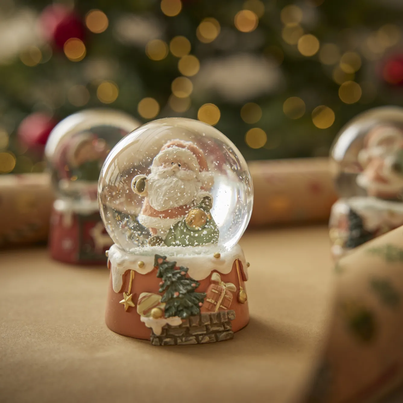 Outlet Schneekugel Weihnachtsmann, Sack, 6.5 X 9 Cm Weihnachtsdeko|Weihnachten